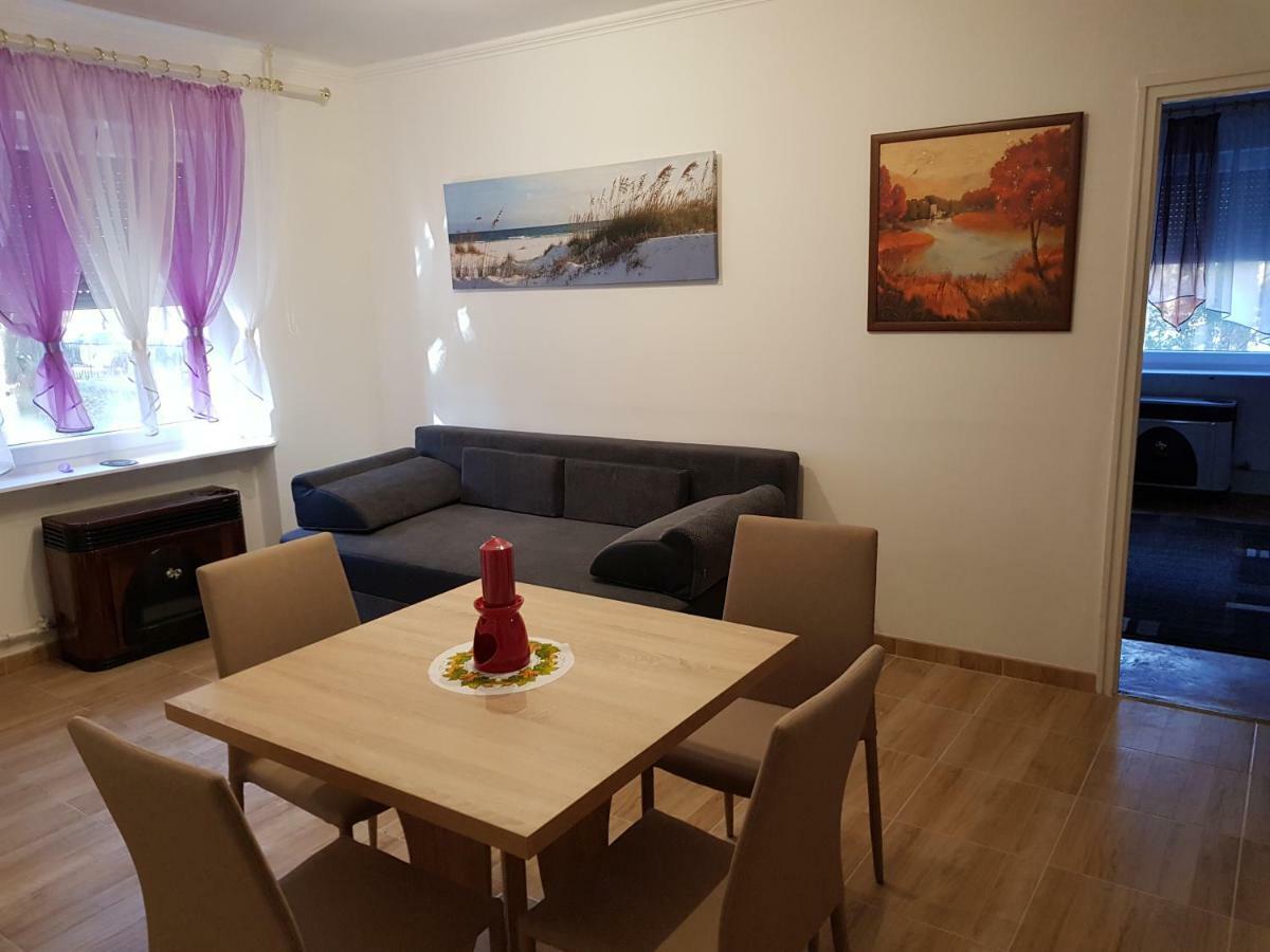 Lia Apartman Kiskunhalas Exterior foto